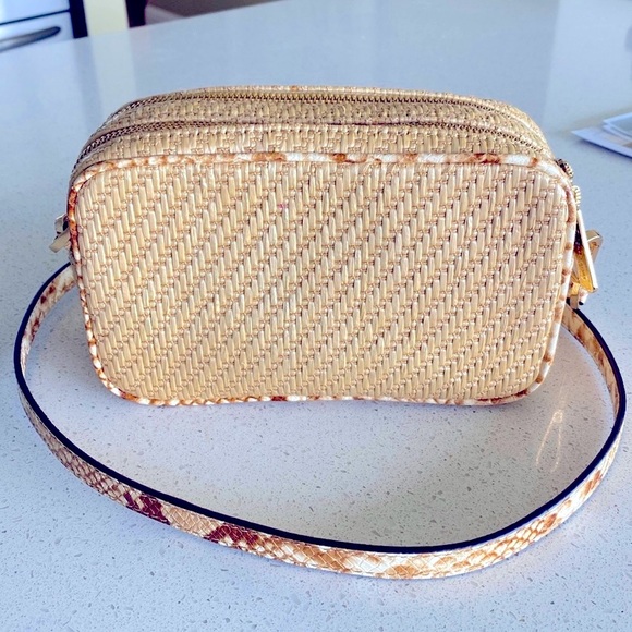 Michael Kors NWOT Straw Kenly Camera Cross Body Bag w/ Python trim - Picture 3 of 11